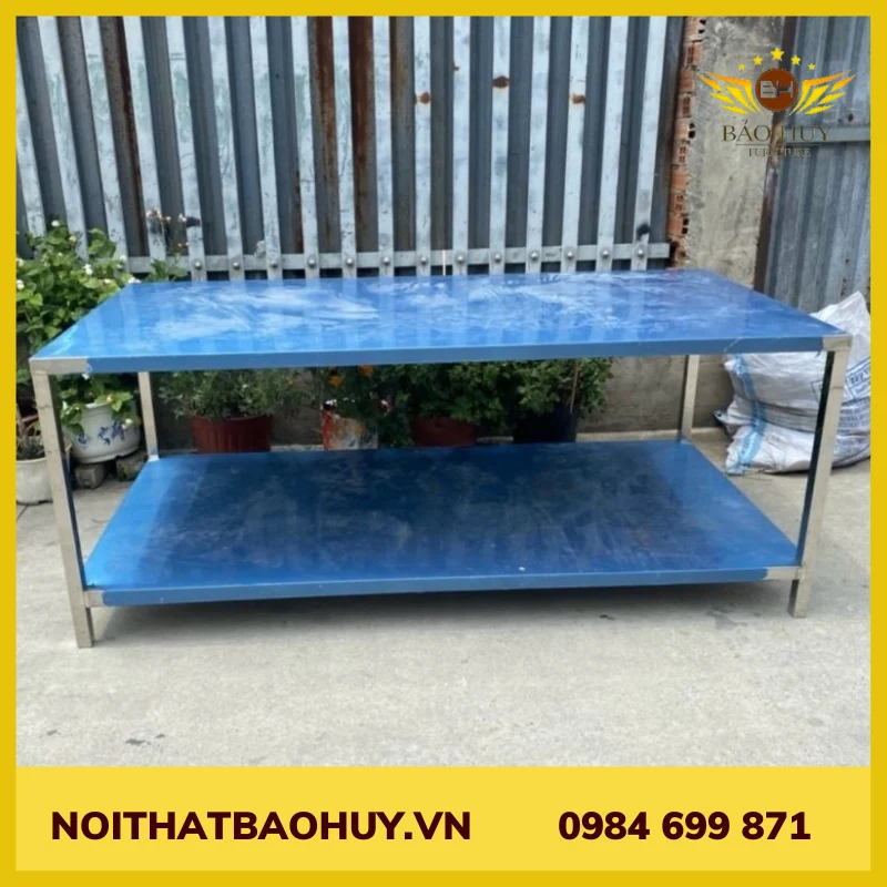 Bàn inox 2 tầng cho khu bếp công nghiệp
